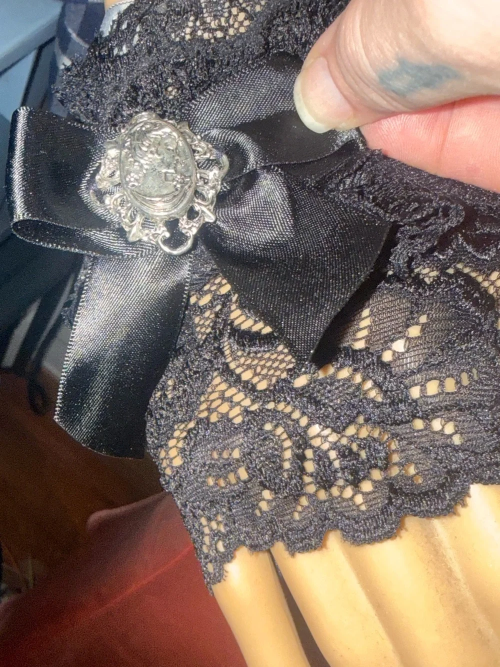 NWOT DOLLS KILL WIDOW DEEP WINTER SATIN BOW LACE GLOVES